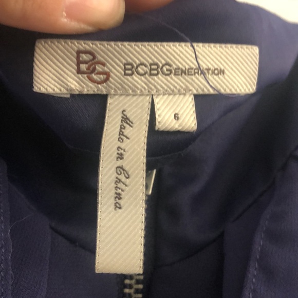 BCBG front Zipper ruffle dress - Picture 4 of 8